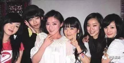 吃瓜娱乐姐妹是谁啊,揭秘“吃瓜娱乐姐妹”背后的神秘人物 第1张 吃瓜娱乐姐妹是谁啊,揭秘“吃瓜娱乐姐妹”背后的神秘人物 第1张